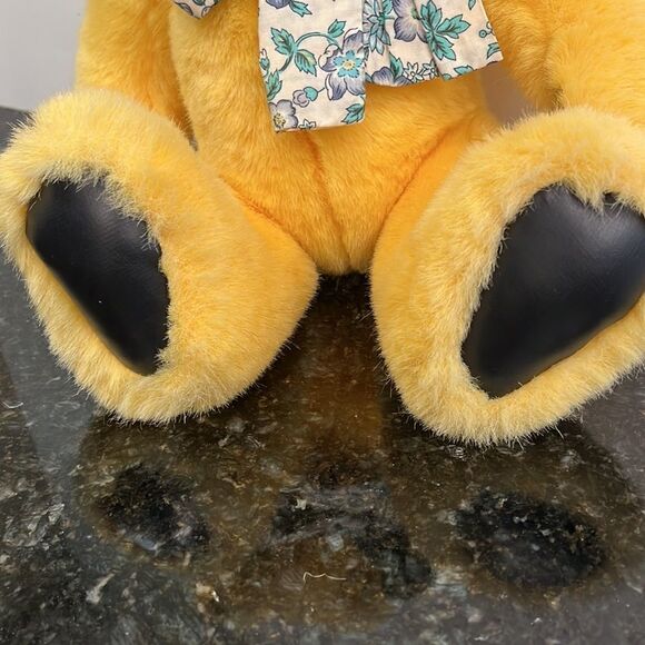 Vintage Gund Victoria's Secret yellow gold bear plush stuffed animal 1992 - Picture 4 of 9